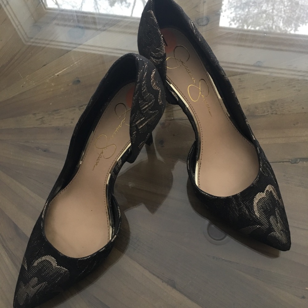 Jessica Simpson black and gold heels